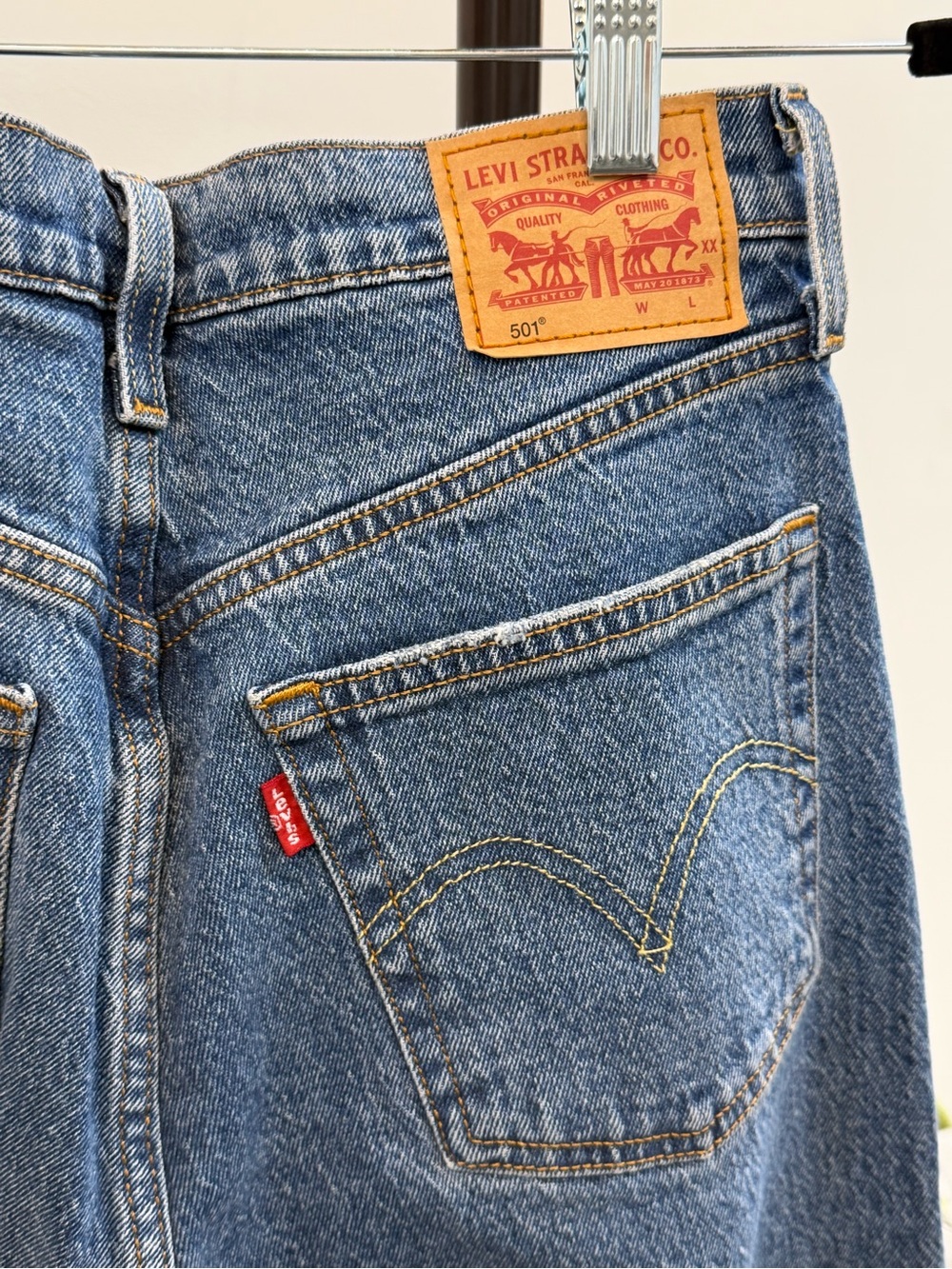 Levi's Straight Leg Jeans - Medium Blue - Picture 4 of 6